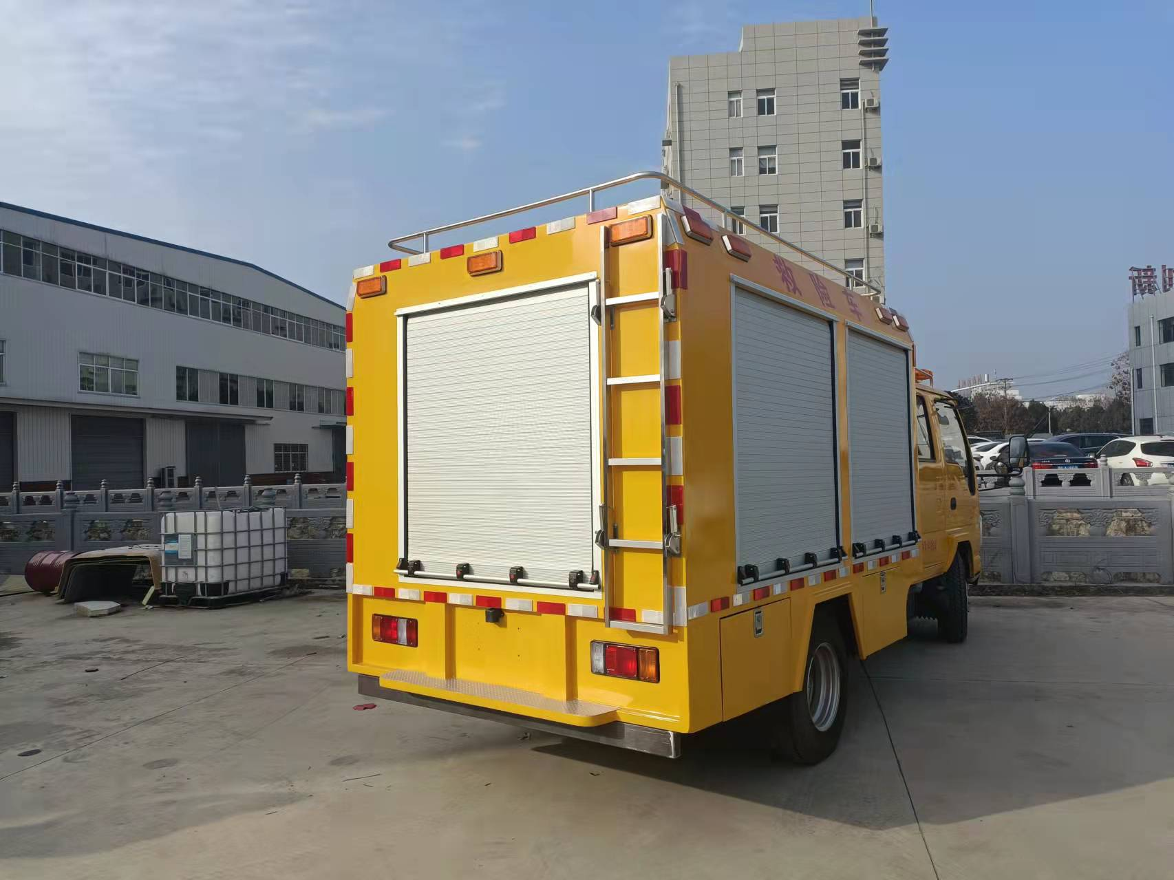 五十鈴搶險救援車