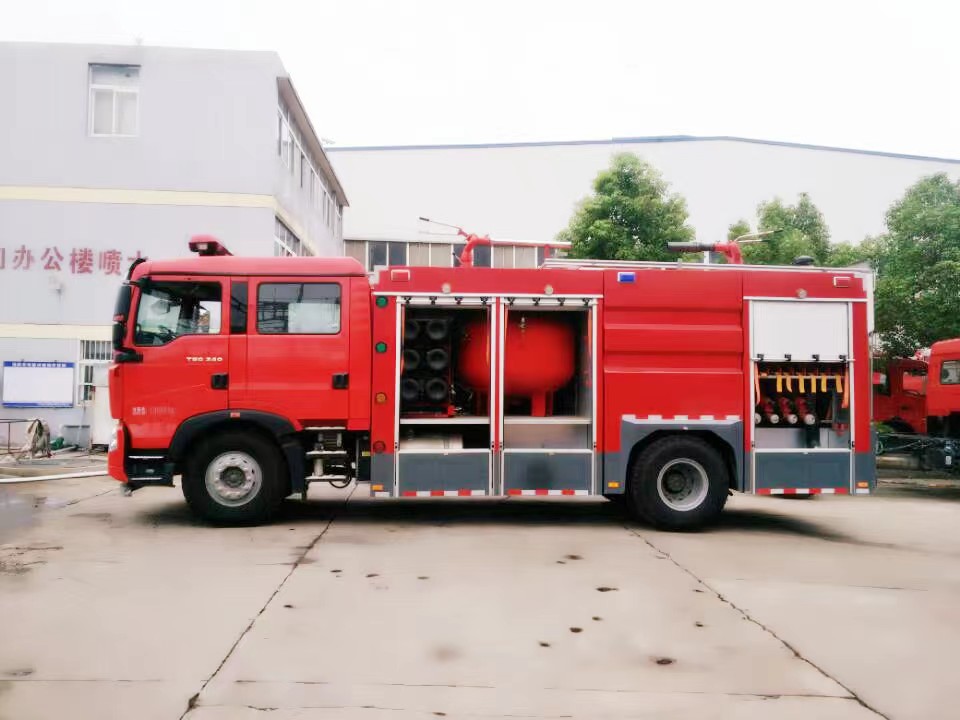 湖北江南重汽JDF5190GXFGP70/Z6型干粉泡沫聯用消防車參數新論